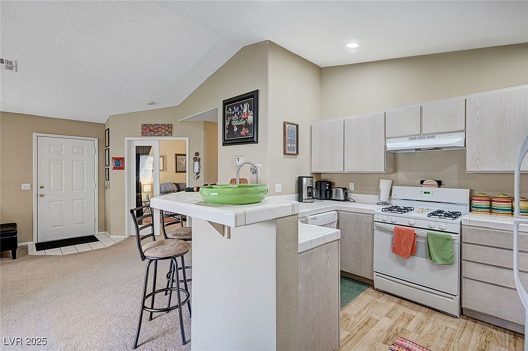7905 Lago Vista Ln UNIT 203 Las Vegas, NV 89145  | Condominium