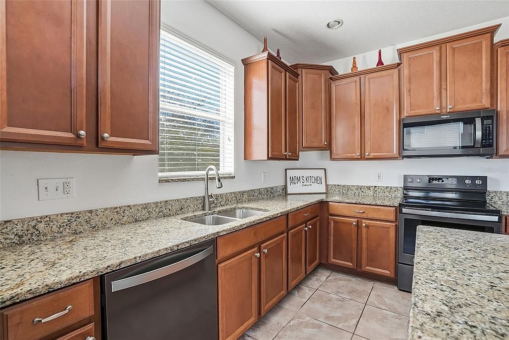 2444 Dakota Rock Dr Ruskin, FL 33570  | Single Family