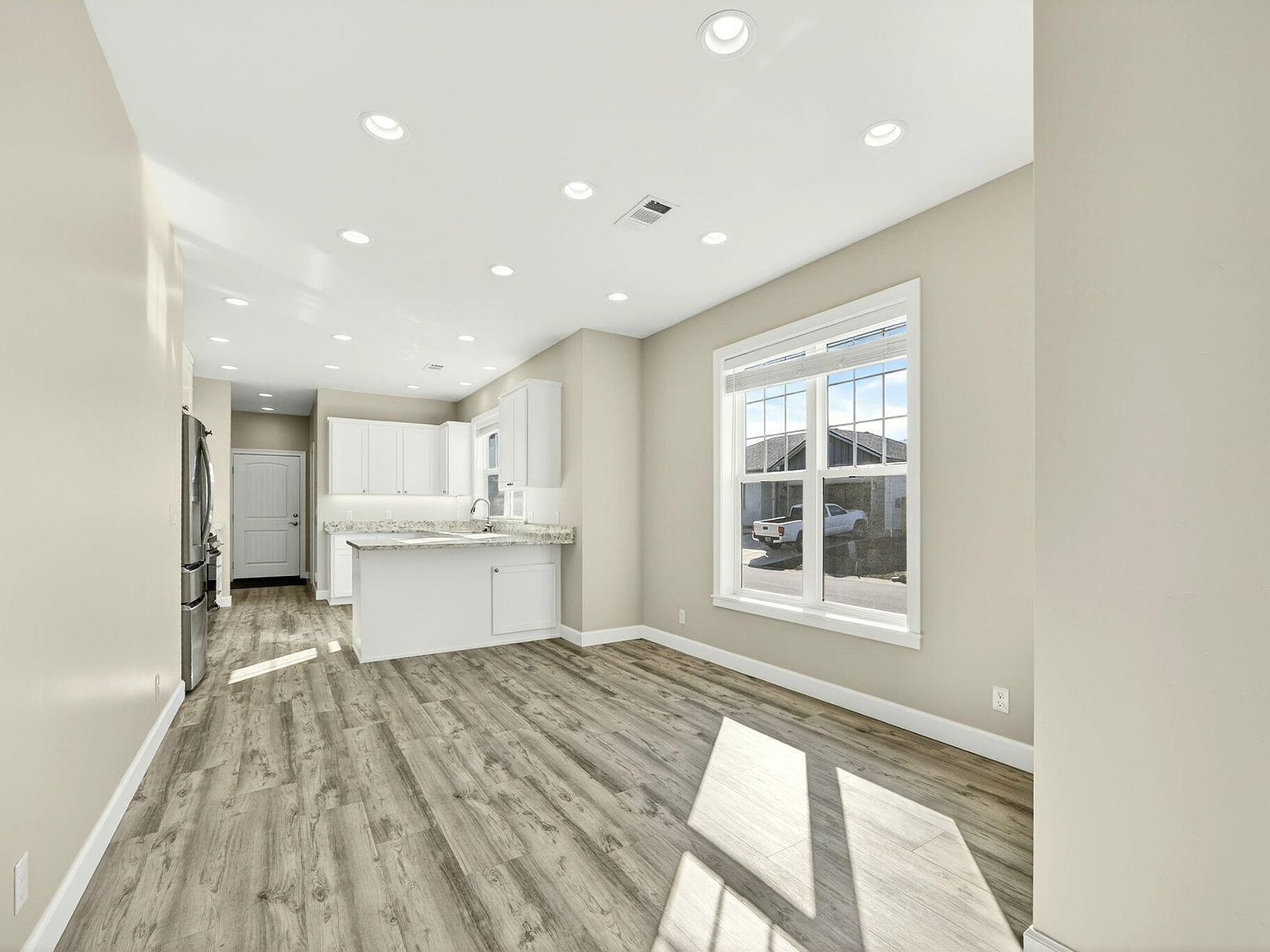 280 Oak Valley Dr Talent, OR 97540  | Single Family