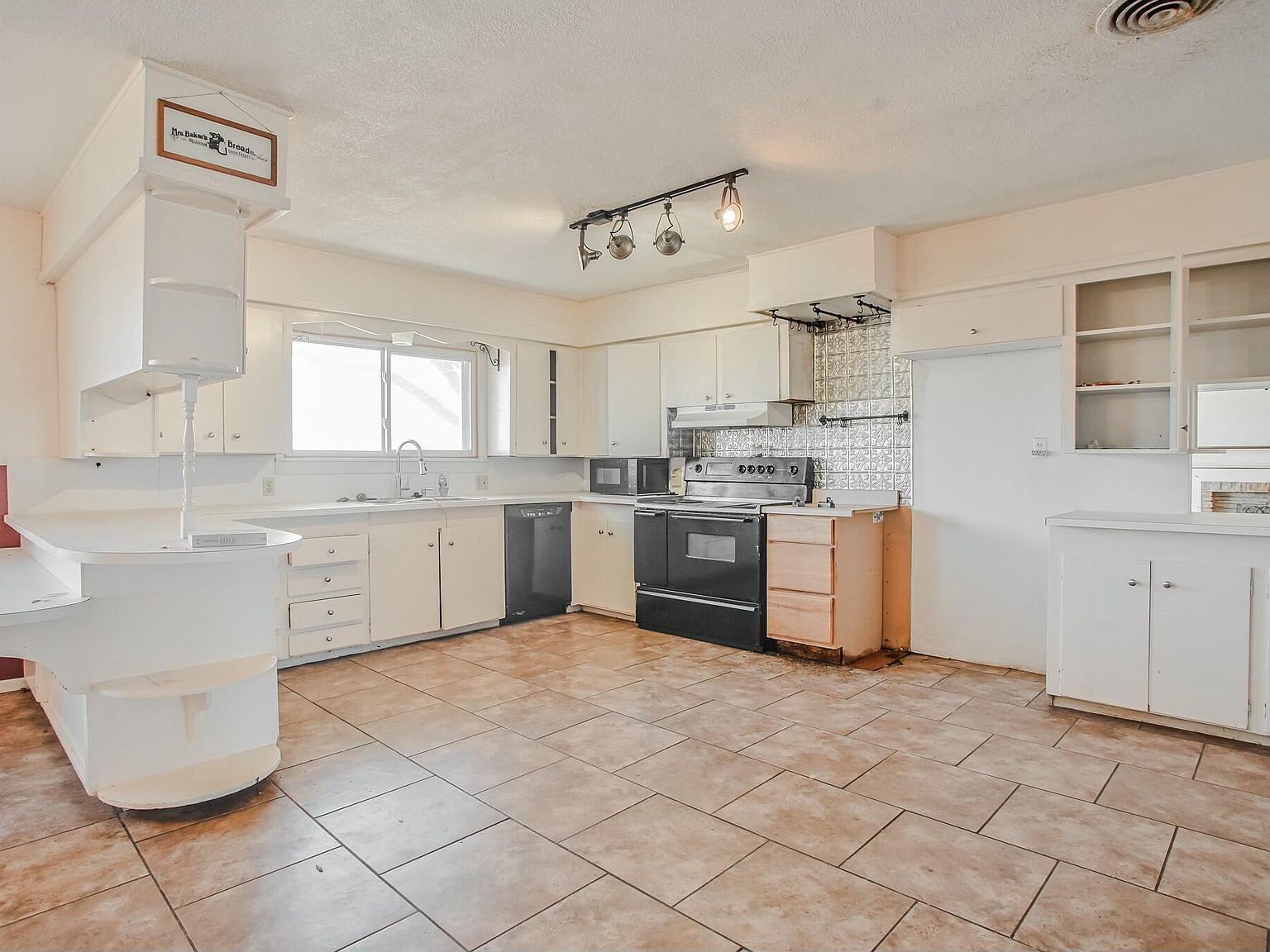 11 County Road 110 Olton, TX 79064  | Single Family