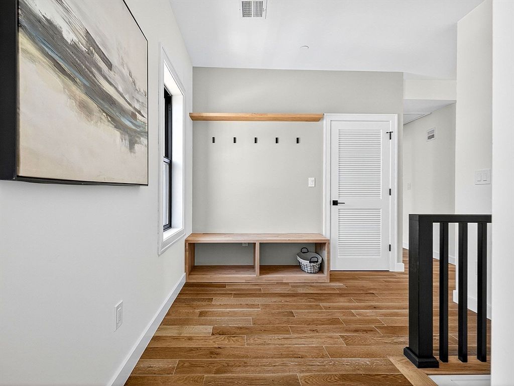 192 Washington St #C Somerville, MA 02143 | Condominium