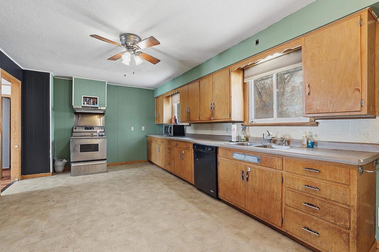 1915 School St Stevens Point, WI 54481  | Single Family