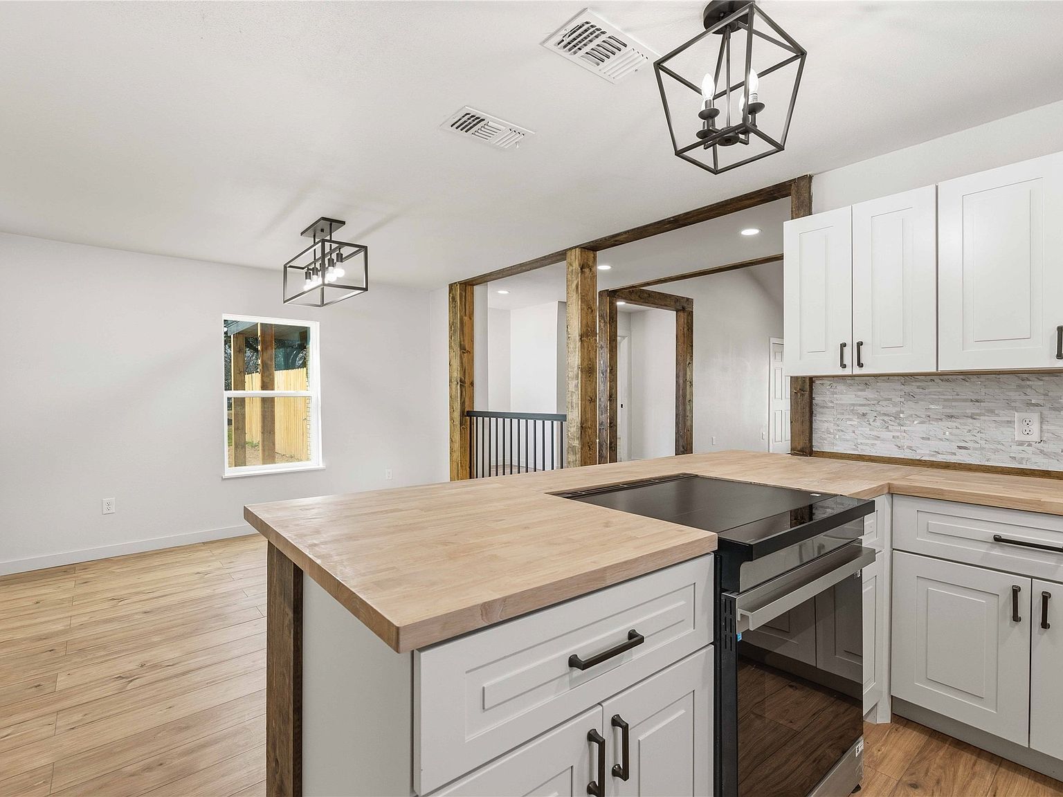 603 N Pearl St Comanche, TX 76442  | Single Family