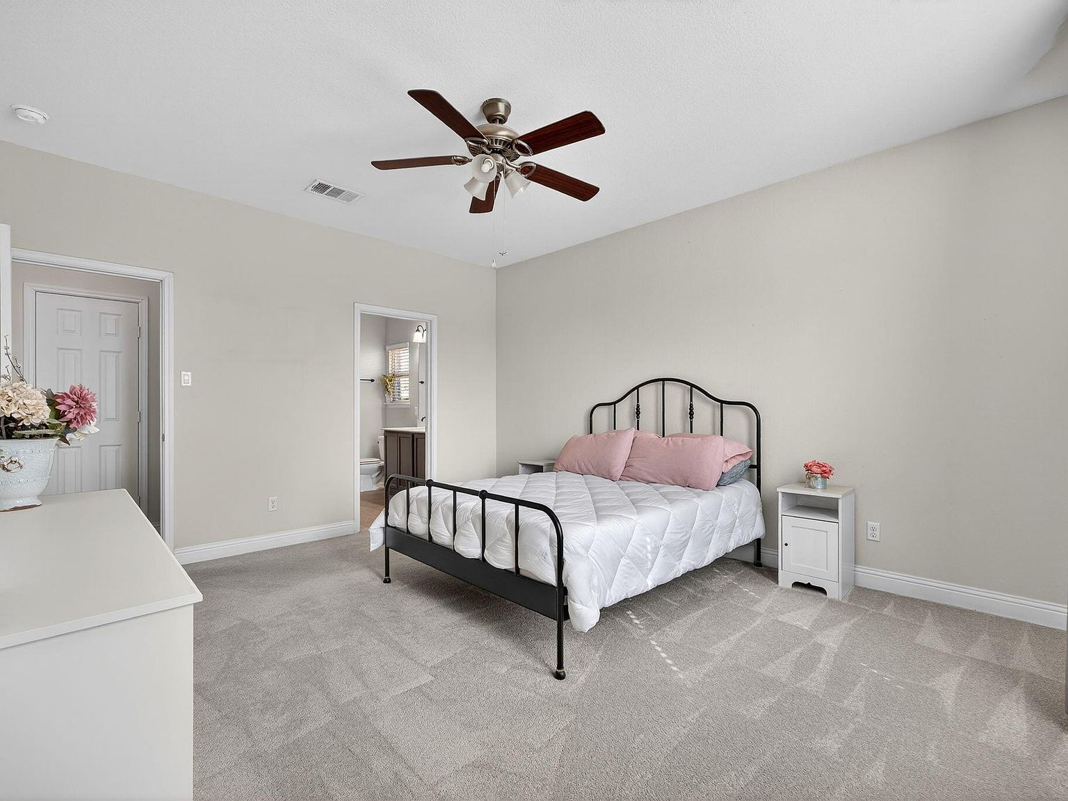 19813 Shinning Isle Run Pflugerville, TX 78660  | Single Family