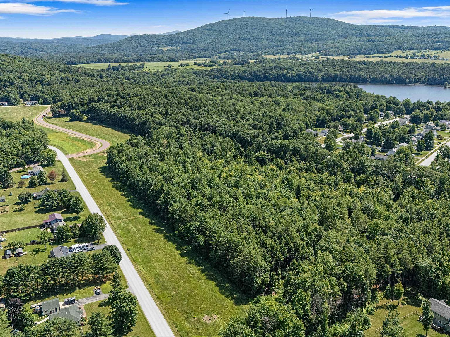 9 Rosewood Ln Essex Junction, VT 05452  | Single Family