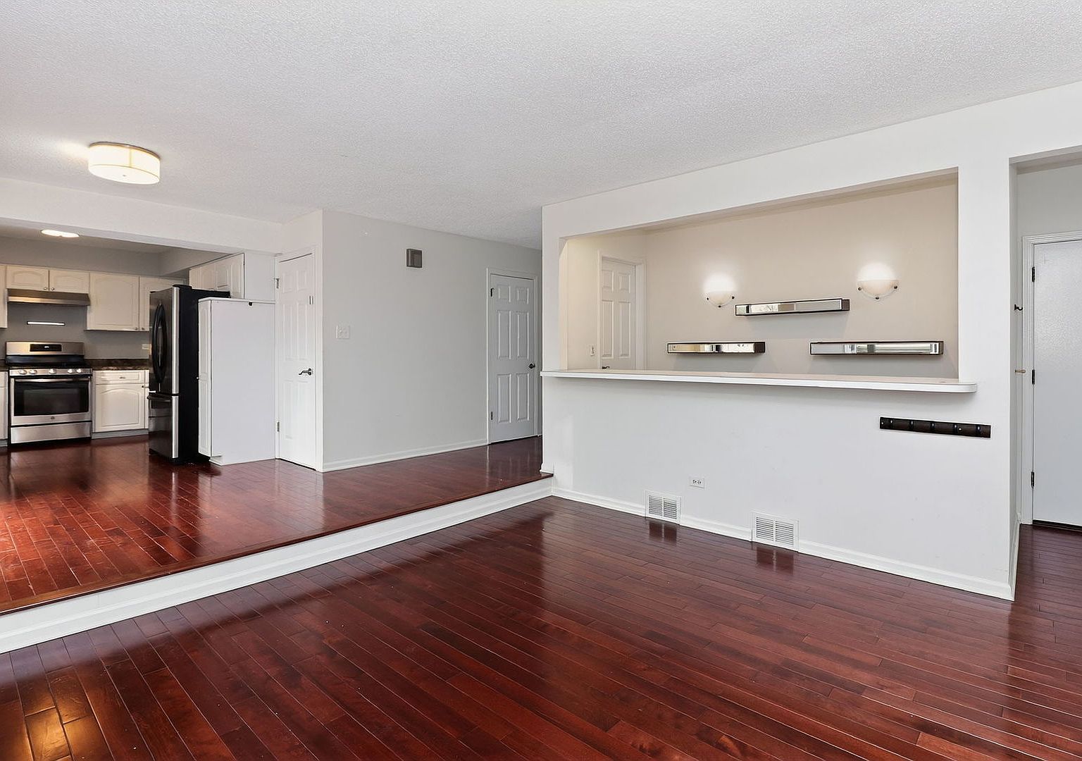 806 Hillview Dr Lemont, IL 60439 | Single Family