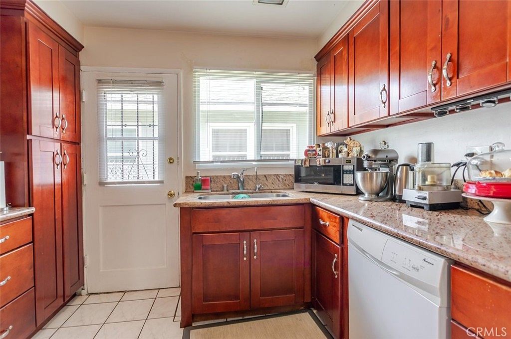 12806 Oxnard St North Hollywood, CA 91606 | Multi Family