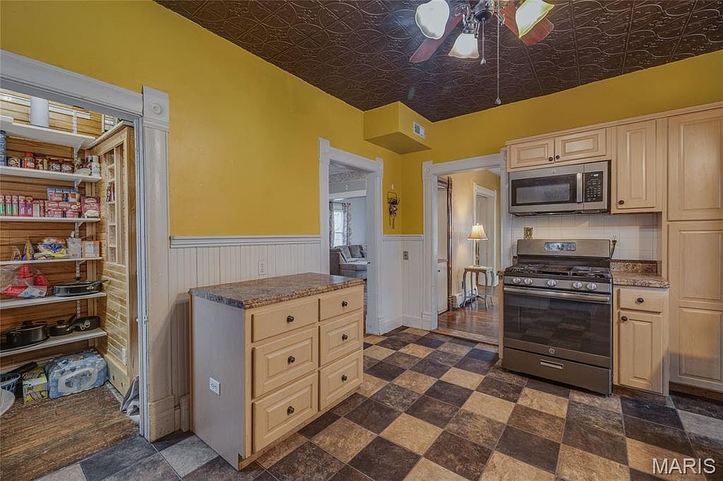 411 Center St Farmington, MO 63640  | Single Family