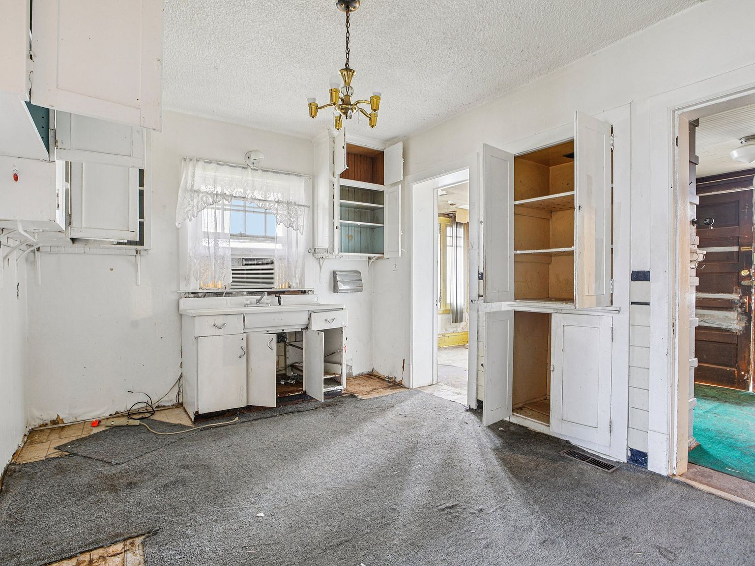 933 W Gentile St Layton, UT 84041 | Single Family