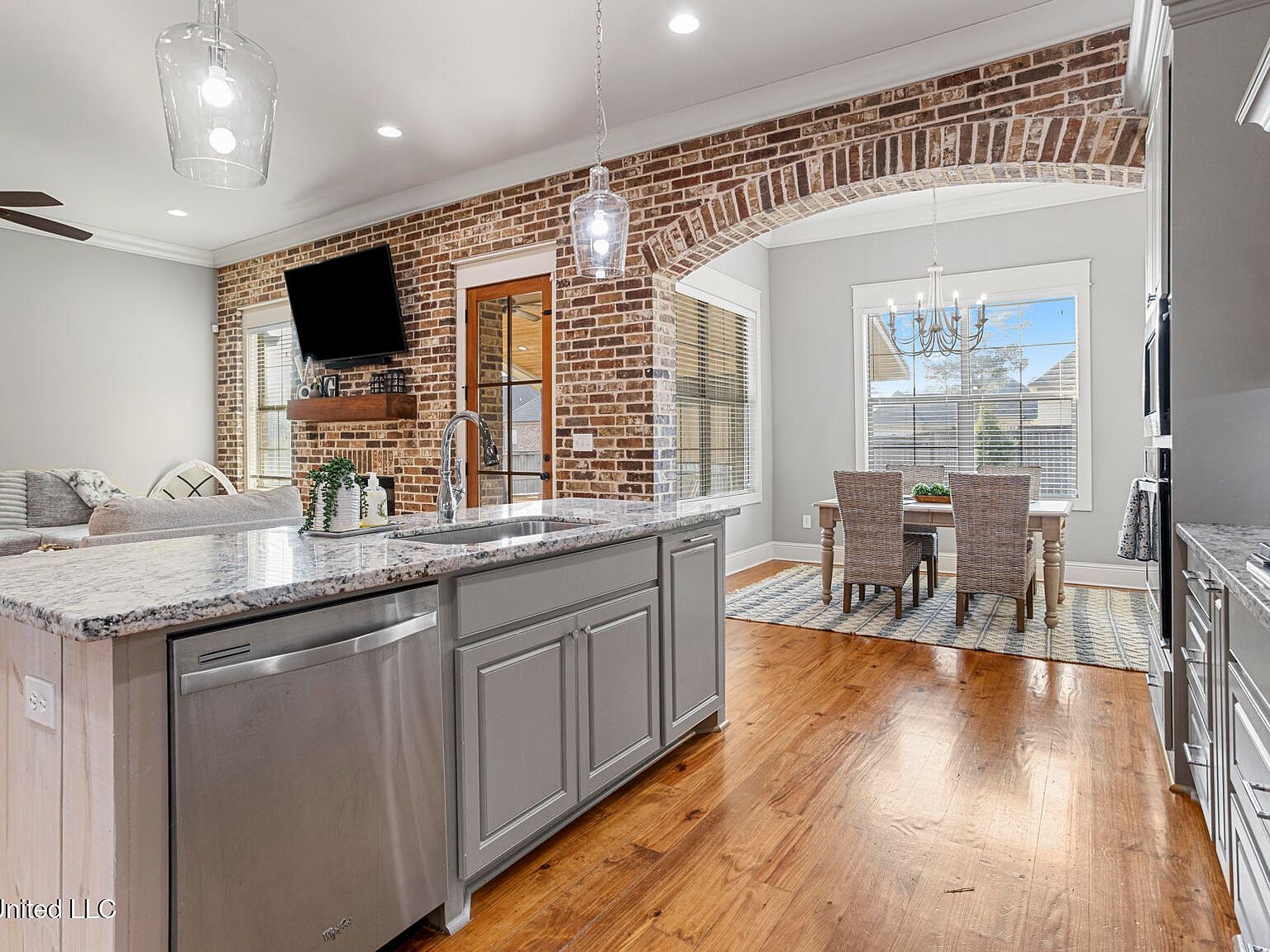 213 Wellington Way Brandon, MS 39047  | Single Family