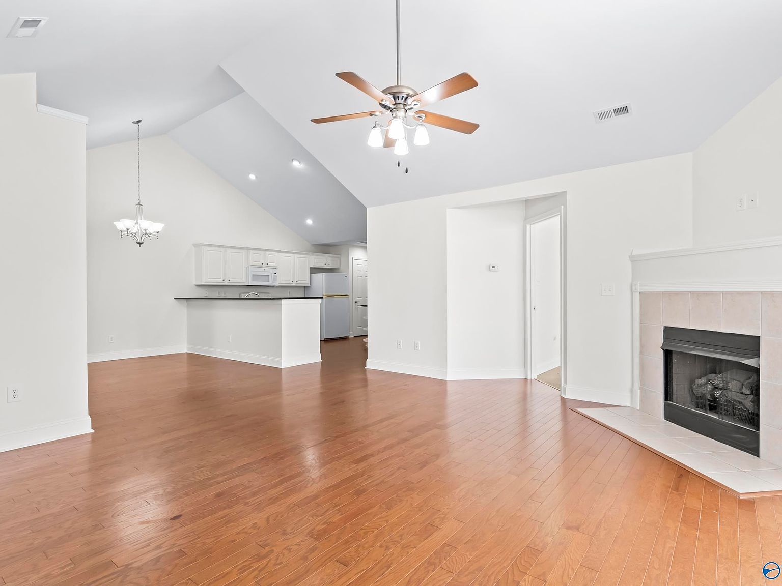 28 Laurel Ln Brownsboro, AL 35741  | Condominium