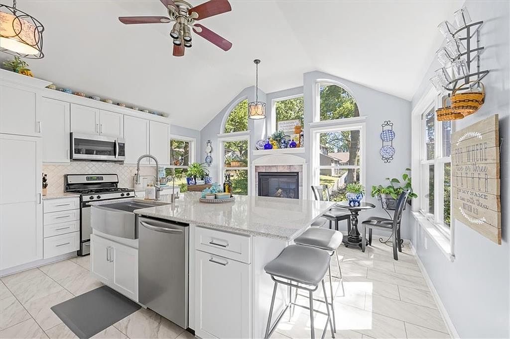 10013 Briar Dr Overland Park, KS 66207  | Single Family