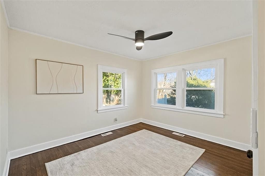 1500 W Lexington Ave Independence, MO 64052  | Single Family