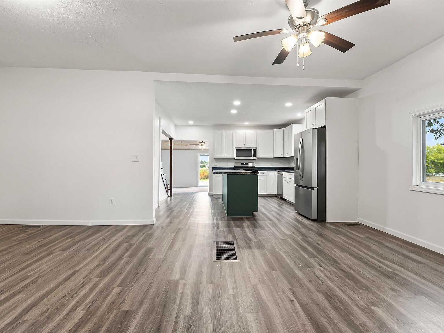 1038 W 200 S Warsaw, IN 46580  | Single Family