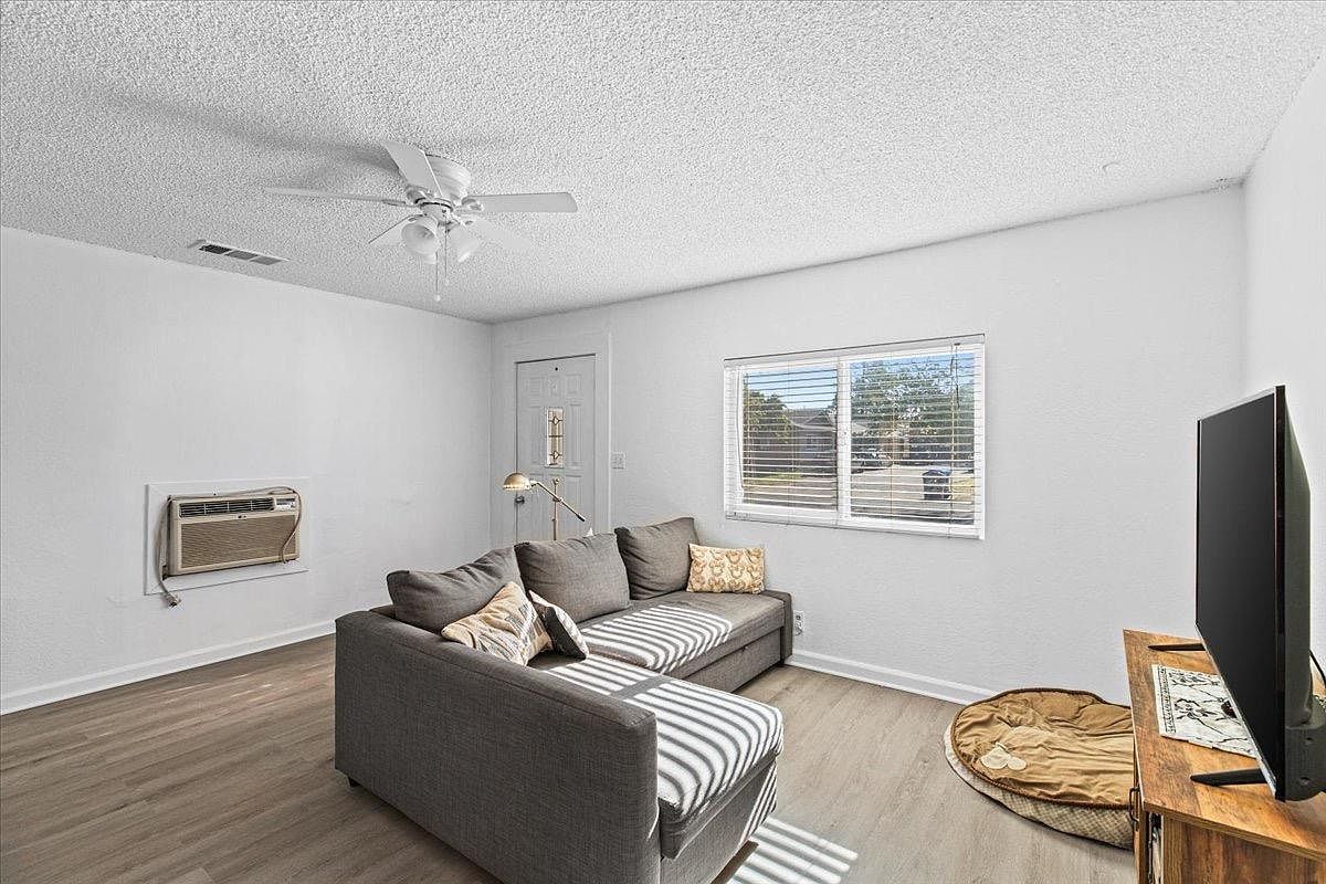 231 Poplar Ave Manteca, CA 95336  | Single Family