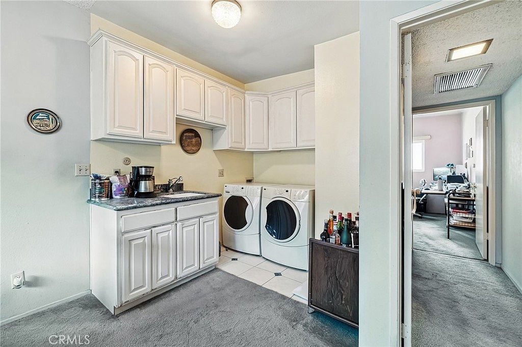 14560 Clark St UNIT 215 Van Nuys, CA 91411  | Condominium