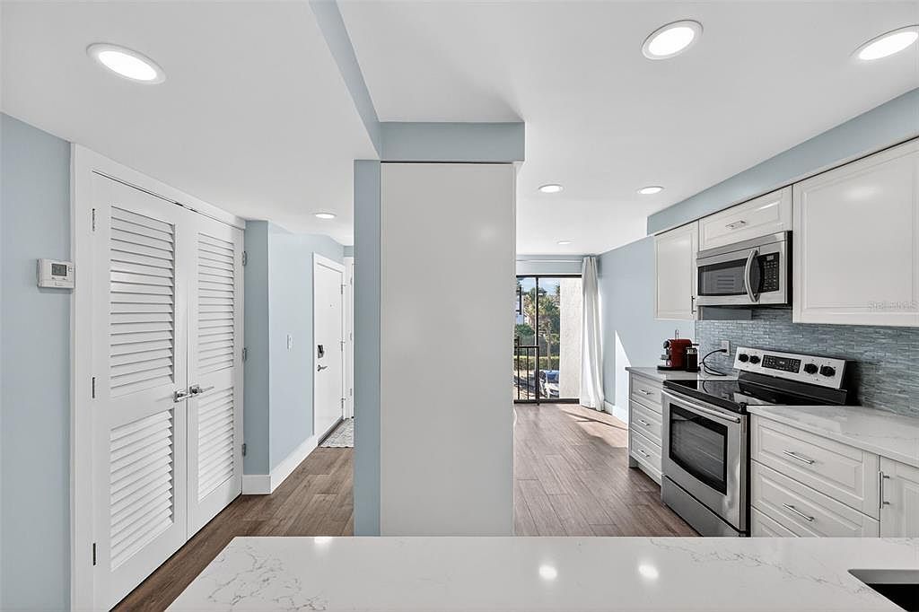 3805 E Bay Dr Unit 201 Holmes Beach, FL 34217  | Condominium