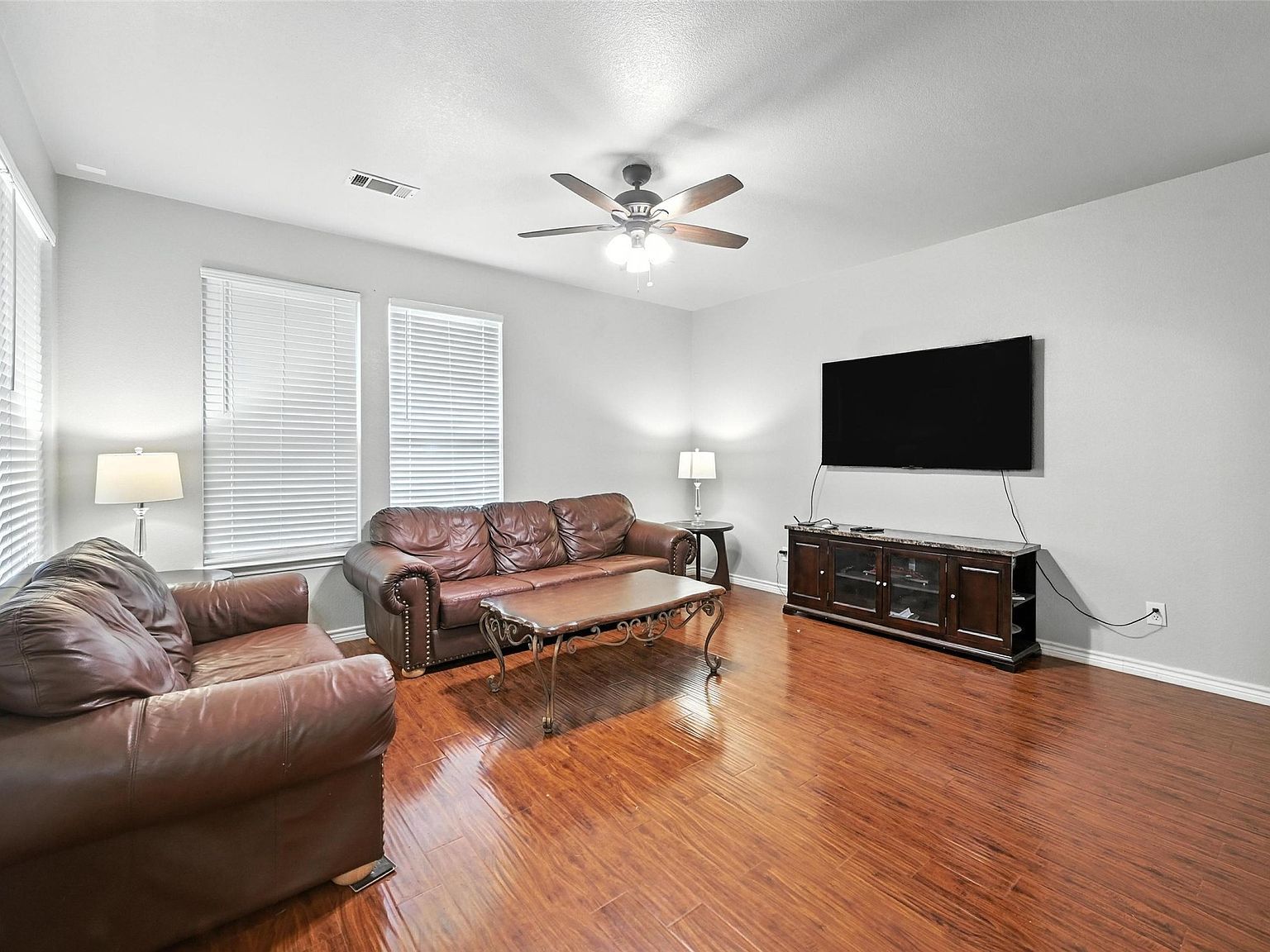 510 Poplar Vista Ln Arlington, TX 76002  | Single Family