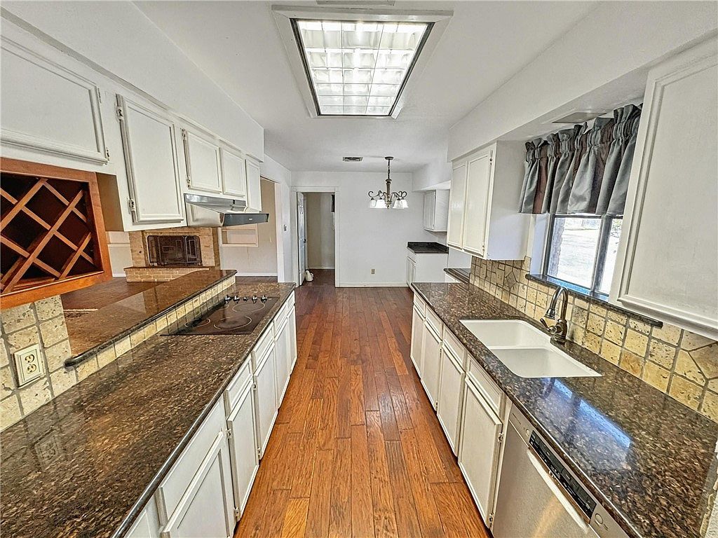 1102 Delta Dr Corpus Christi, TX 78412  | Single Family