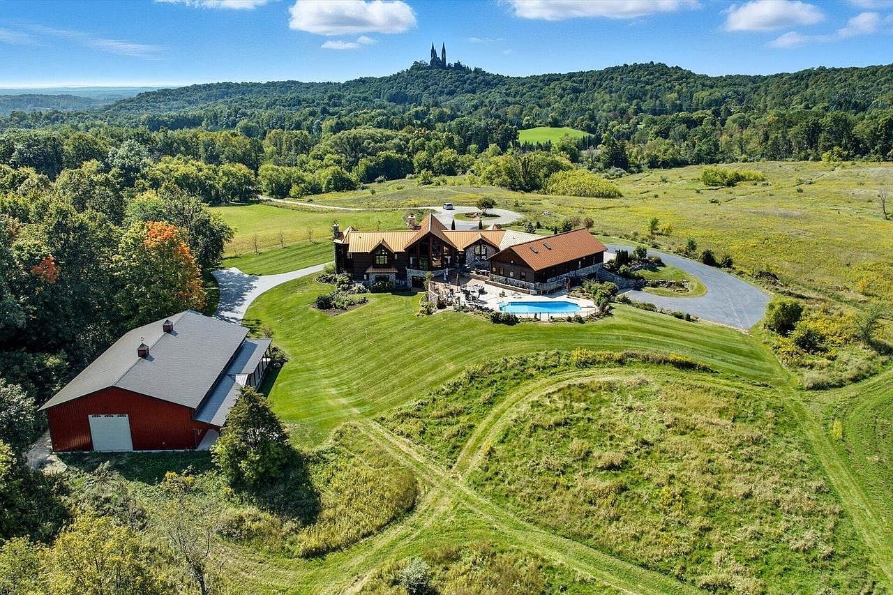 5674 Highway 167 Hubertus, WI 53033  | Single Family