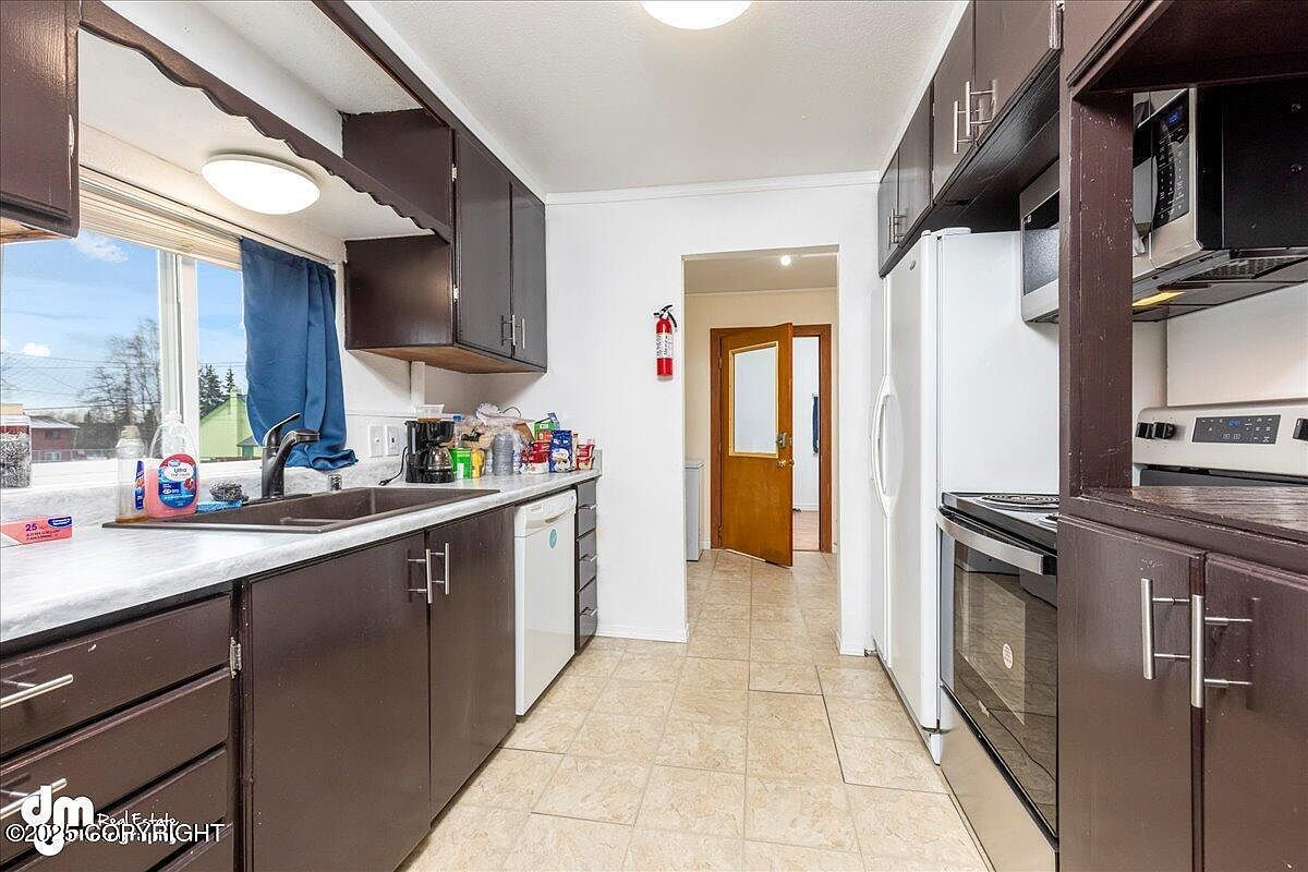 428 N Bunn St Anchorage, AK 99508  | Multi Family
