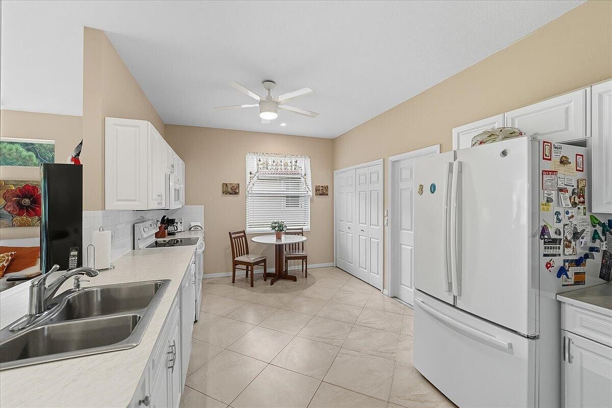 860 NW Sorrento Ln Port Saint Lucie, FL 34986  | Single Family