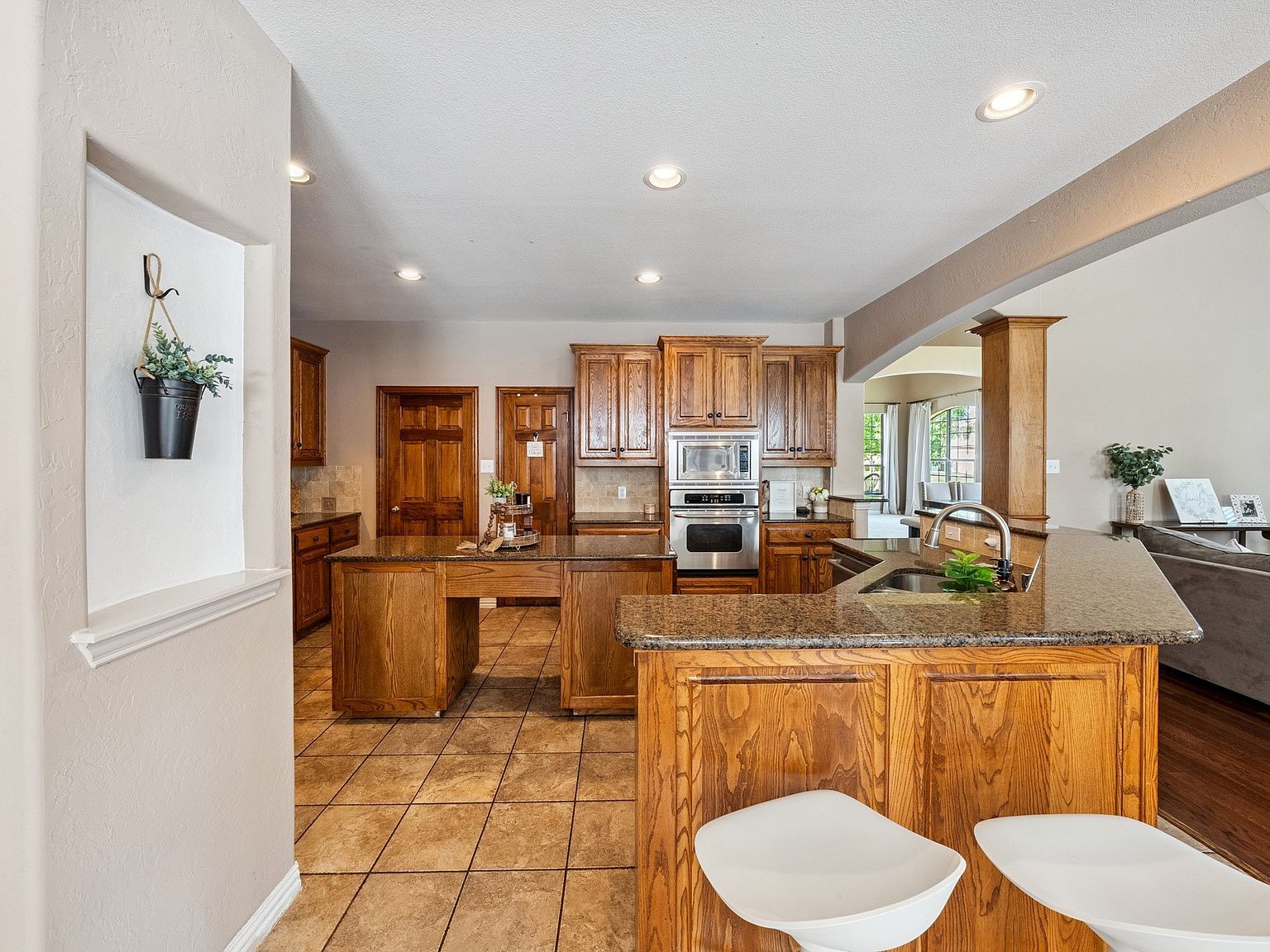 2018 Spring Creek Dr Midlothian, TX 76065 | Single Family