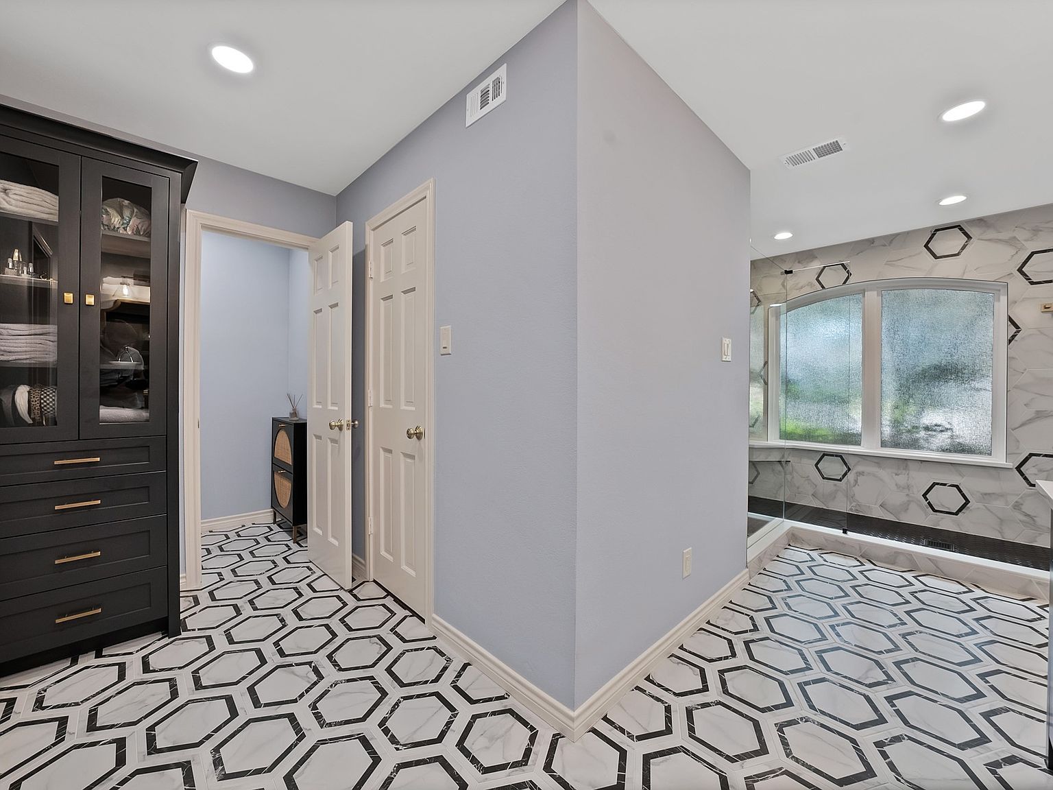 2907 Arbor Oaks Dr Arlington, TX 76006 | Single Family