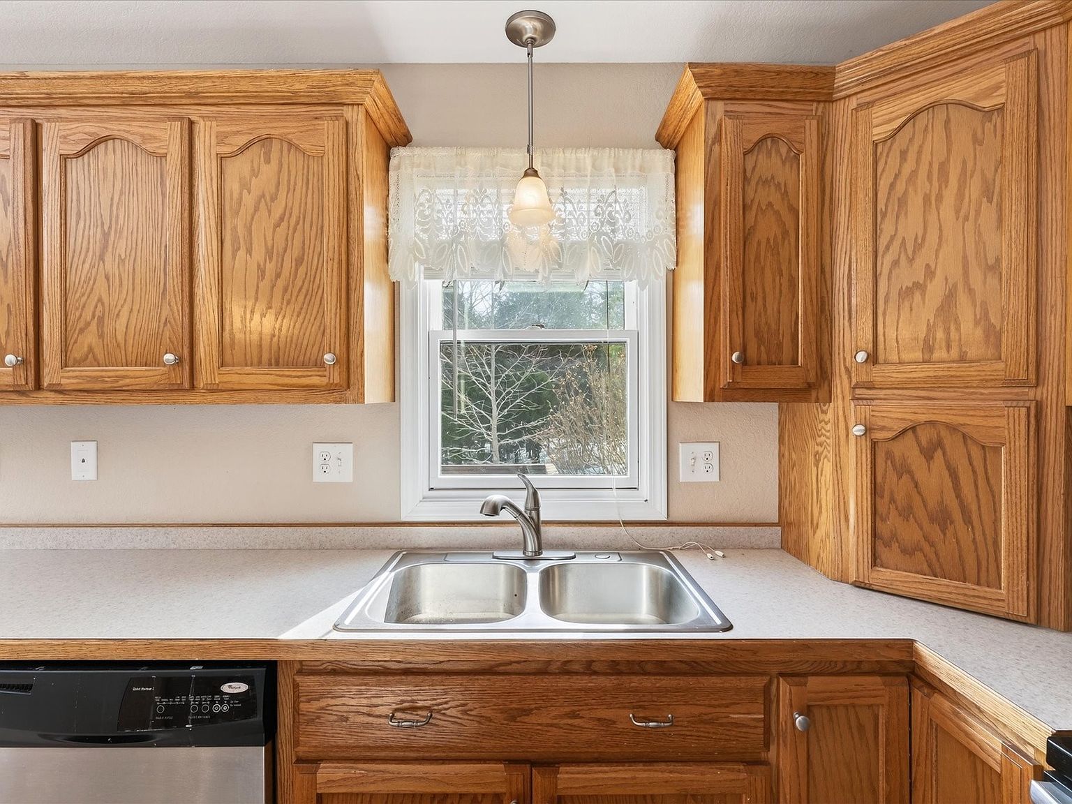 104 Oak Crest Dr Tennessee Ridge, TN 37178  | Single Family