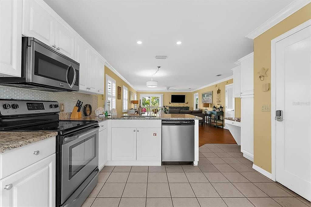 2300 Avenue B Bradenton Beach, FL 34217 | Single Family