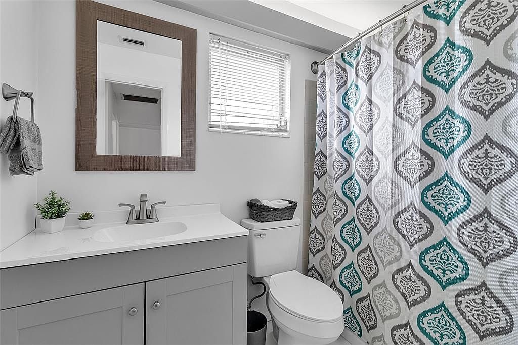 2305 Bayshore Gardens Pkwy Bradenton, FL 34207 | Single Family