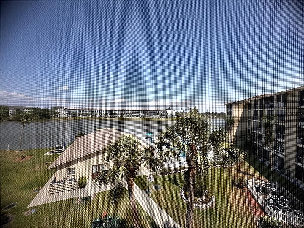 3647 Lake Bayshore Dr #J416 Bradenton, FL 34205  | Condominium