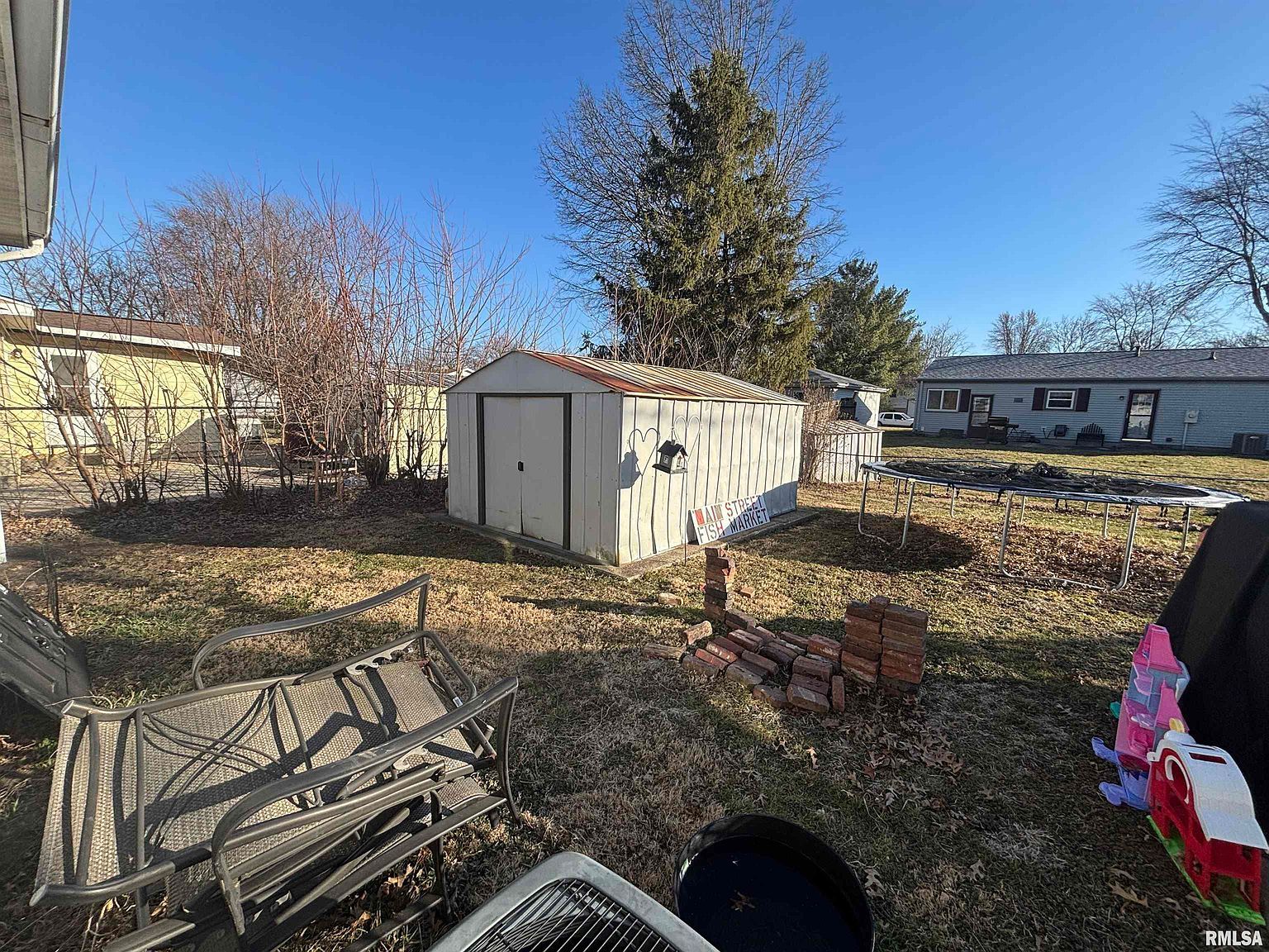 11 Sommerset Dr Jacksonville, IL 62650  | Single Family