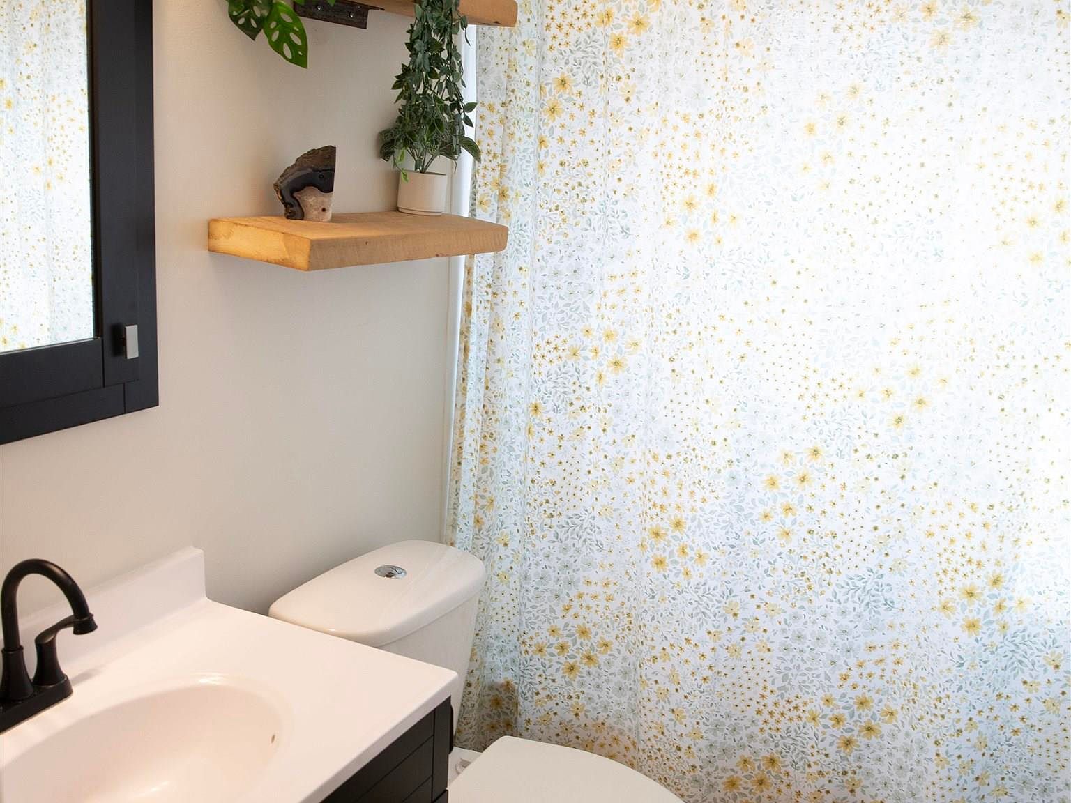 1815 Fairfield Dr Springfield, IL 62702  | Single Family