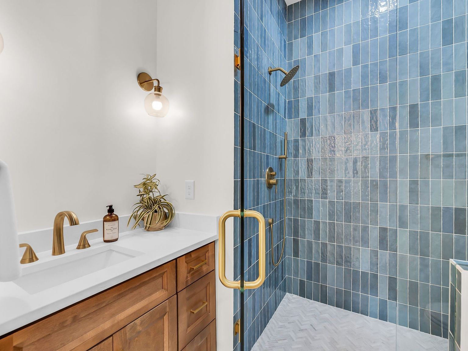 323 50th Ave N Nashville, TN 37209  | Single Family