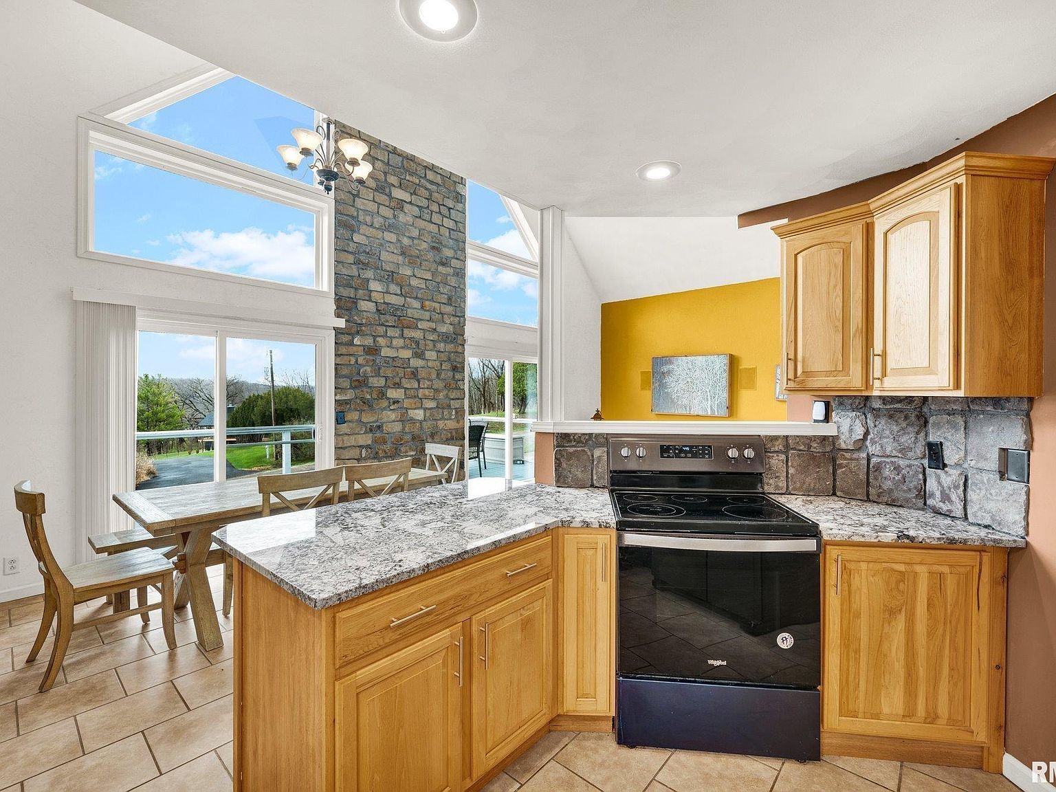 161 Lakecrest Pl Dahinda, IL 61428  | Single Family