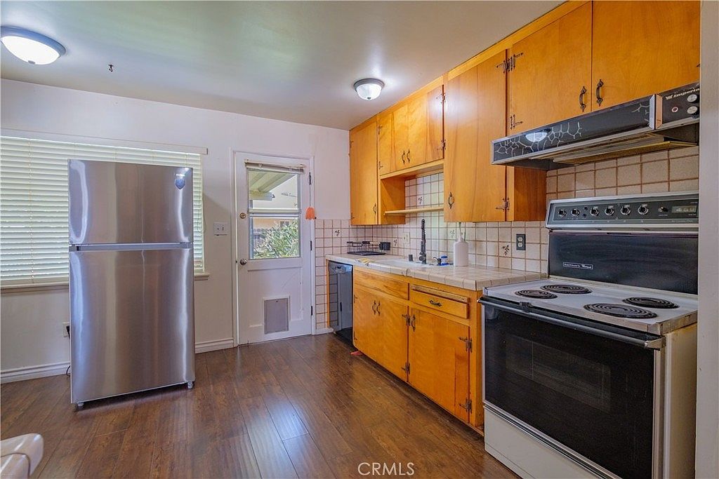 8841 California Ave Riverside, CA 92503  | Single Family