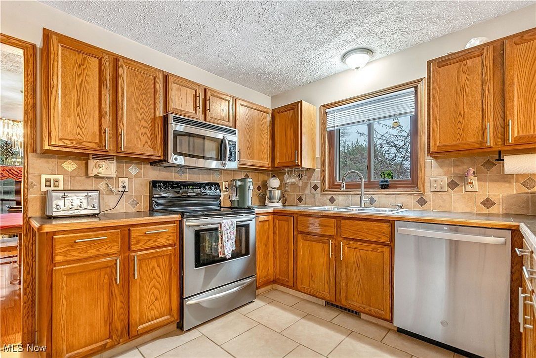 2543 Shadow Ln Clinton, OH 44216  | Single Family