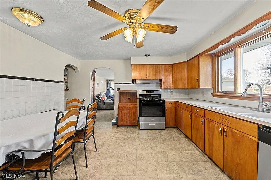 1410 Colonial Blvd NE Canton, OH 44714 | Single Family