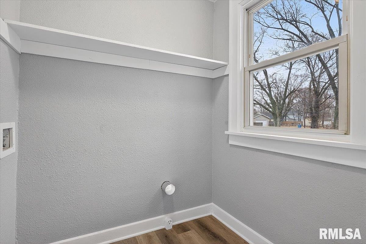 1529 E Edwards St Springfield, IL 62703  | Single Family