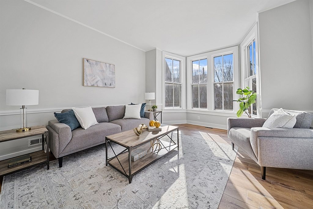 68 Pleasant St #2 Newburyport, MA 01950  | Condominium