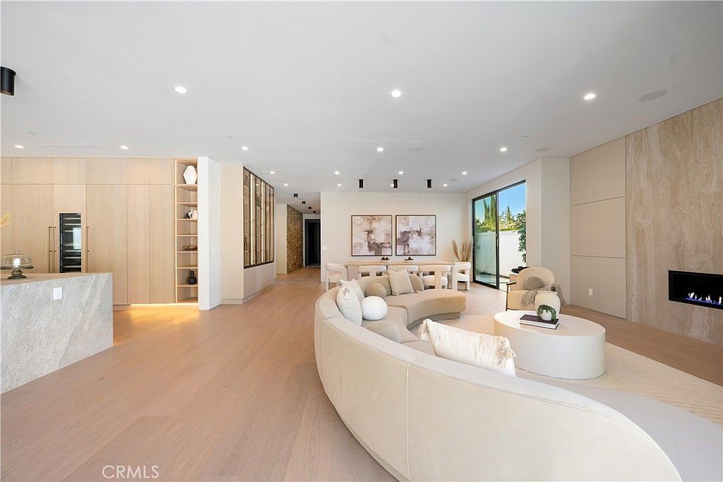 16728 Morrison St Encino, CA 91436  | Single Family