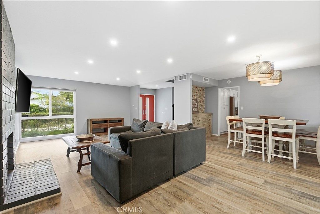 5500 Blanco Ave Woodland Hills, CA 91367 | Single Family