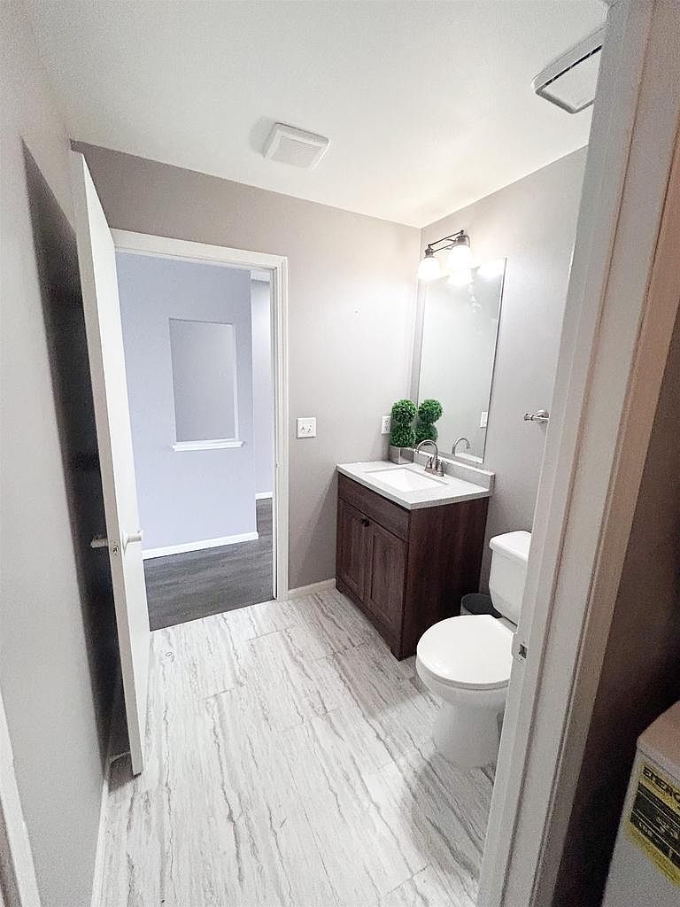 4502 W Westchester Sq #3 Milwaukee, WI 53214  | Condominium