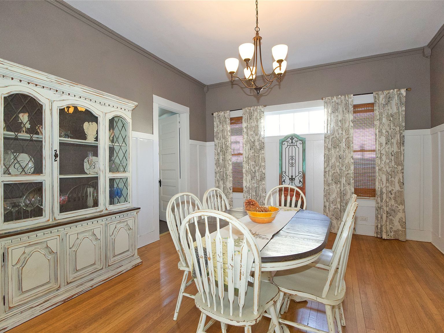 213 S Clements St Gainesville, TX 76240  | Single Family