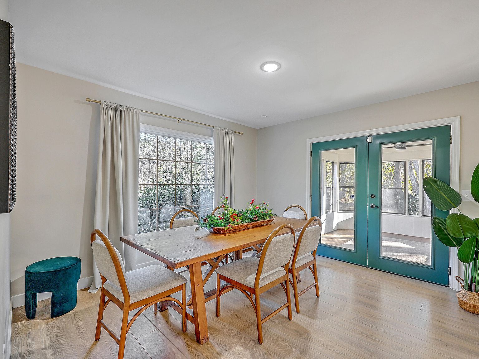 1282 Starline Dr Summerville, SC 29486  | Single Family