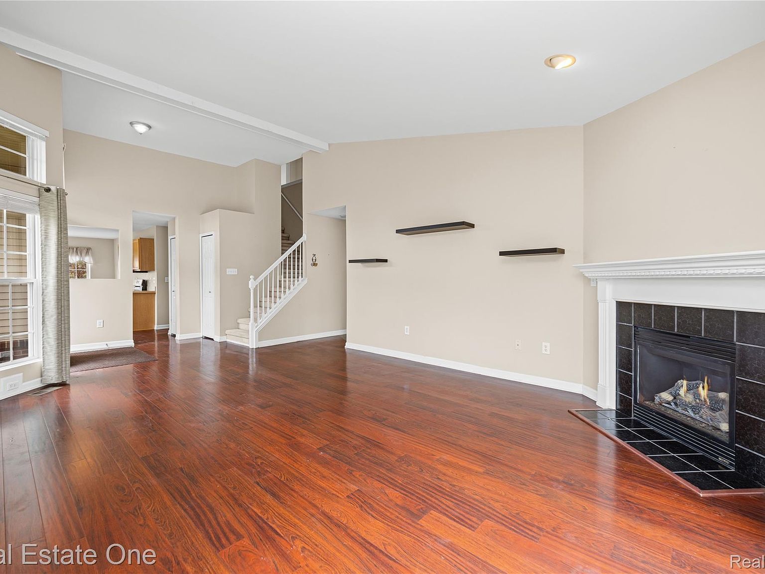 2283 Crystal Crossing Dr Howell, MI 48843  | Condominium