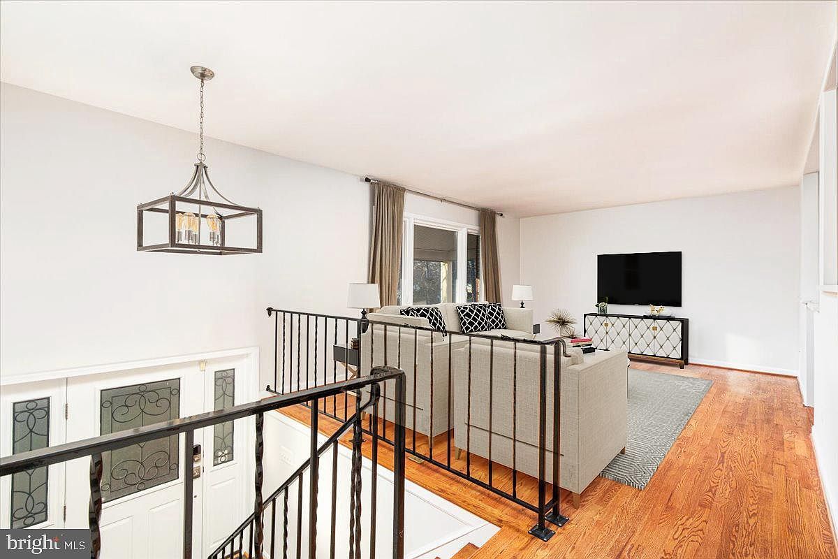 4509 Martinwood Dr Haymarket, VA 20169 | Single Family