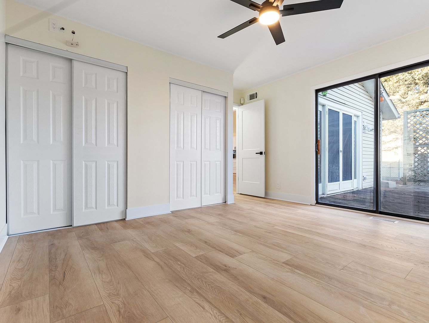 215 Apple Hill Ln Streamwood, IL 60107  | Single Family