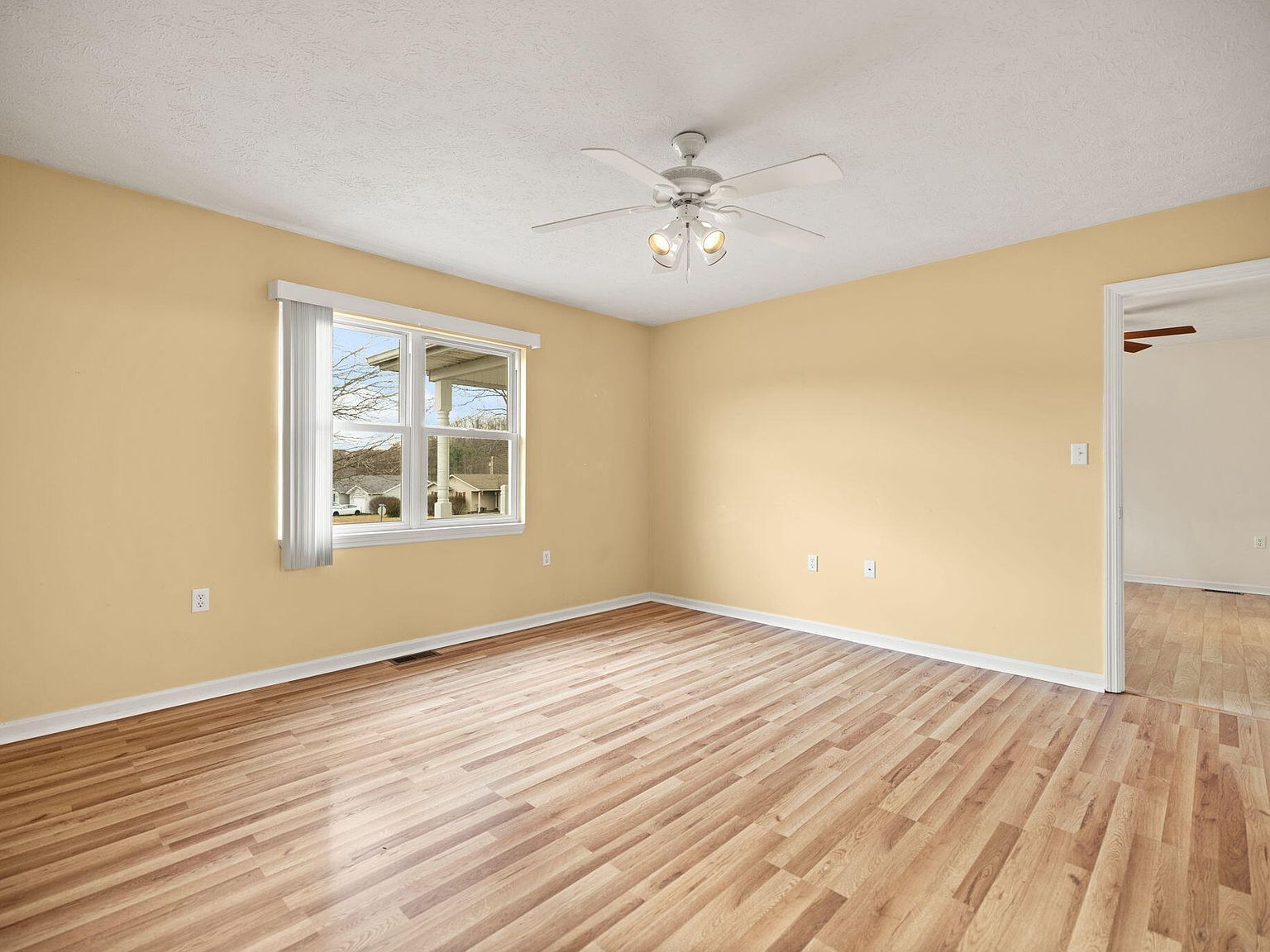 124 Blake Dr Jeffersonville, KY 40337  | Single Family